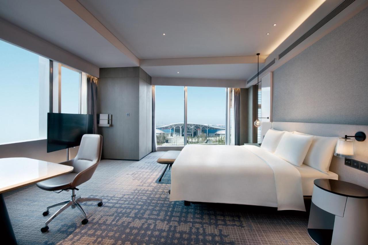 Crowne Plaza Shenzhen World Exhibition And Convention Center, An Ihg Hotel Экстерьер фото